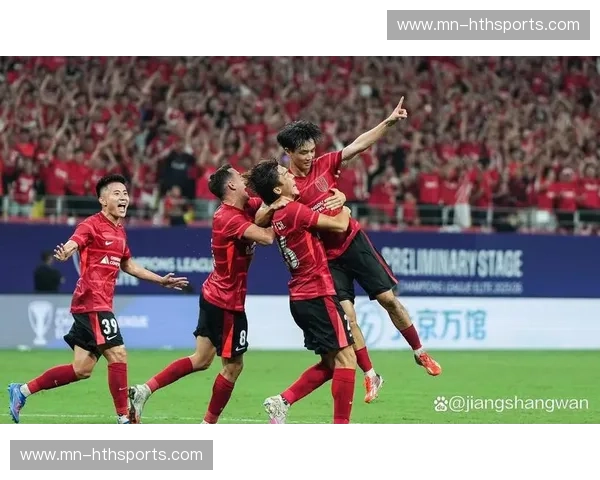 首发亚冠：从梦想到绿茵首演